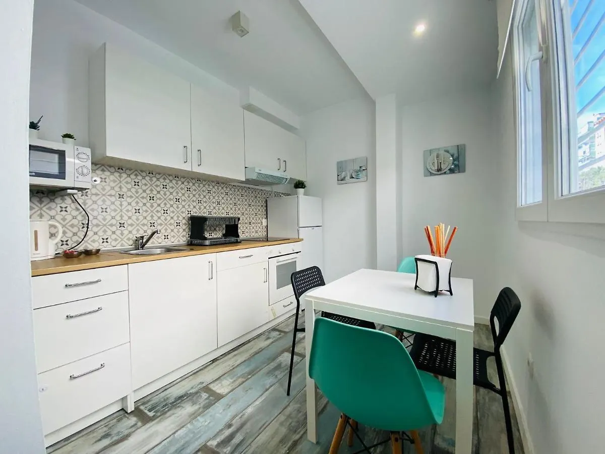 Bonito Apartamento En 2º Linea De Playa & Parking Málaga