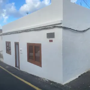casa-mercedes-haria.in-canary-islands.com/