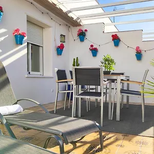 living4malaga-sunterrace-penthouse.hotelsinnerja.org/